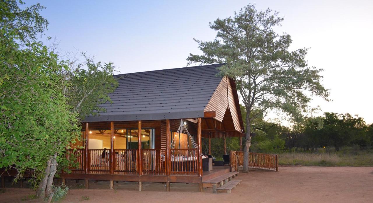 Pezulu Tree House Lodge フッドスプルイト エクステリア 写真