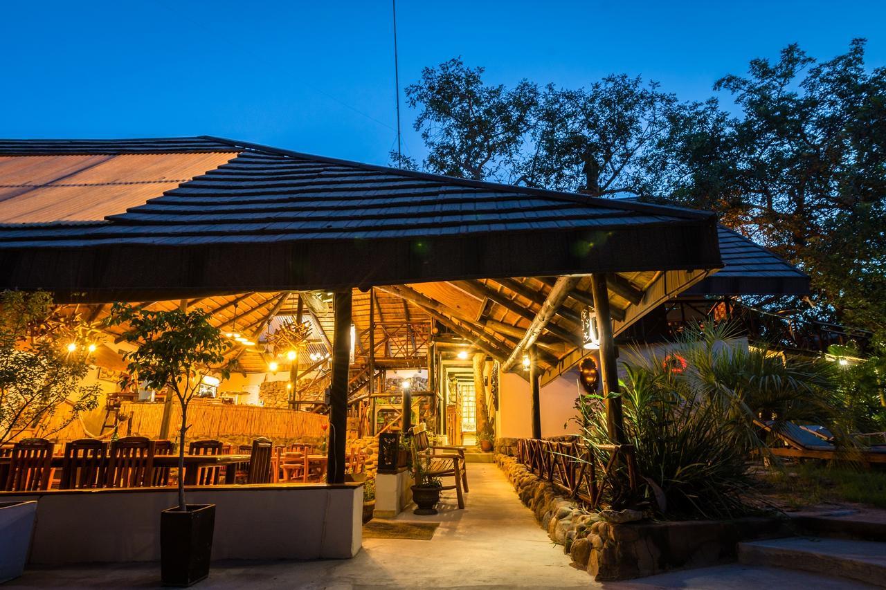 Pezulu Tree House Lodge フッドスプルイト エクステリア 写真