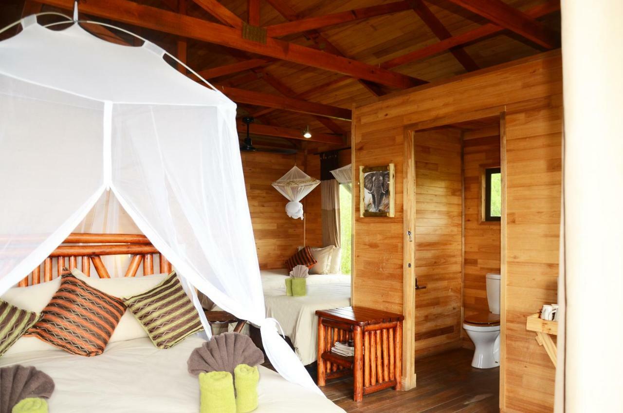 Pezulu Tree House Lodge フッドスプルイト エクステリア 写真